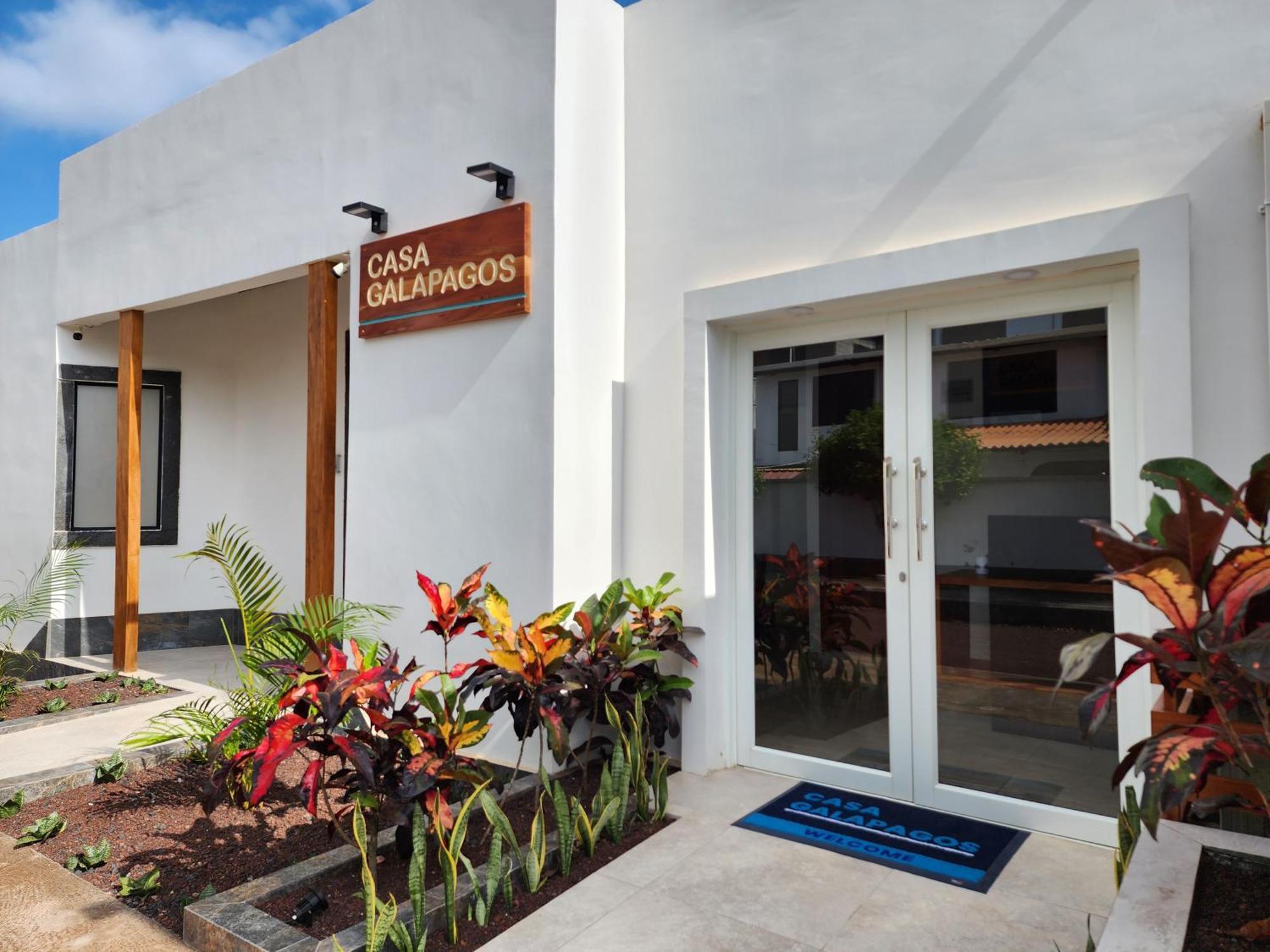 Casa Galapagos By Hostal Fragata Puerto Ayora  Exterior foto